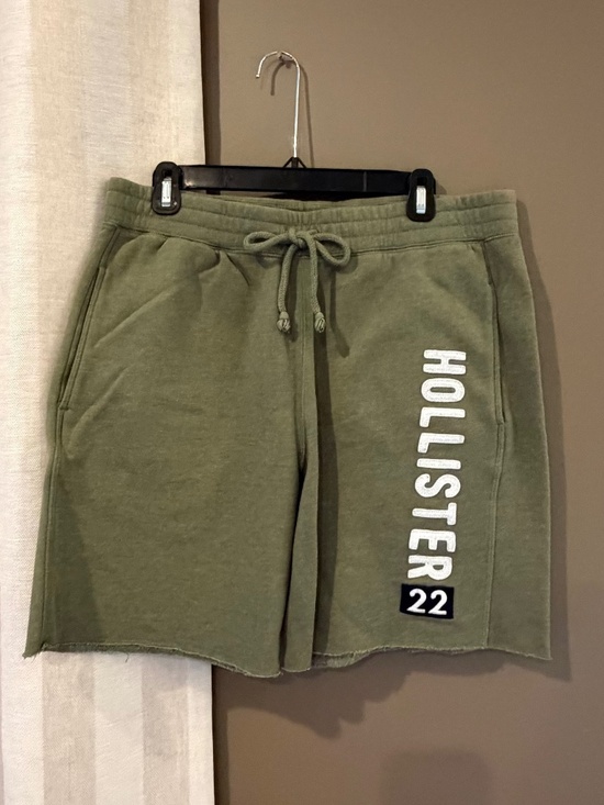 Hollister Other - Hollister Men's Terry Fleece Comfy Sweat Shorts, Graphic, Army Green Size Medium